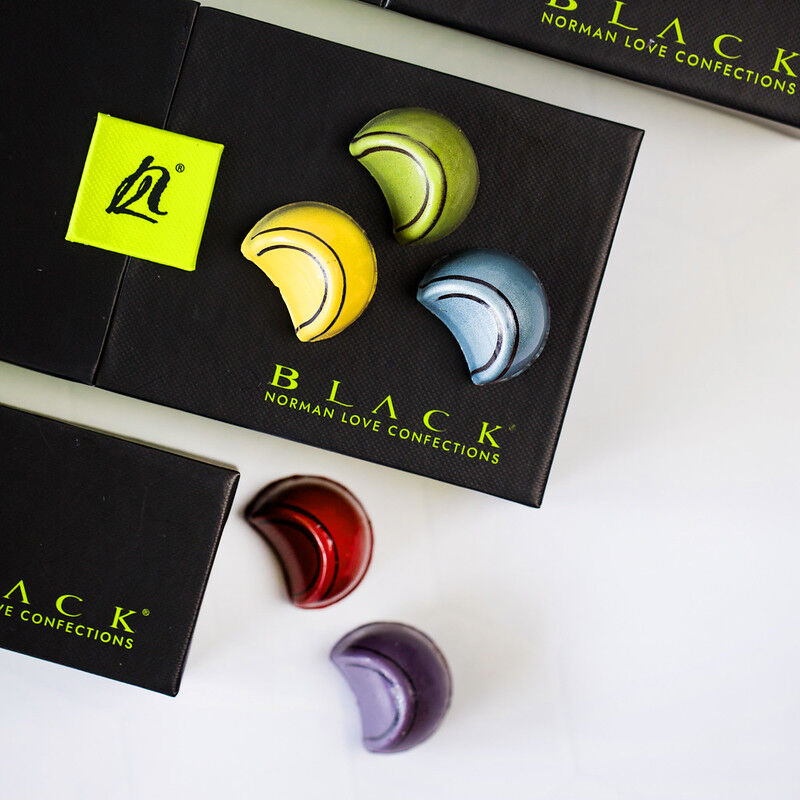 15 Piece BLACK™ Chocolate Gift Box, hi-res